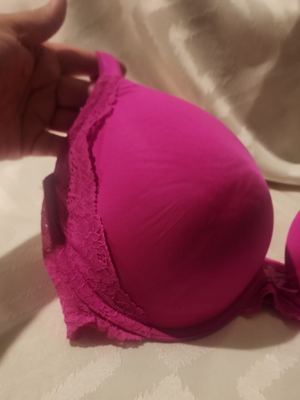 Victoria's Secret Fuchsia Push-Up Bra - Picture 3 of 11